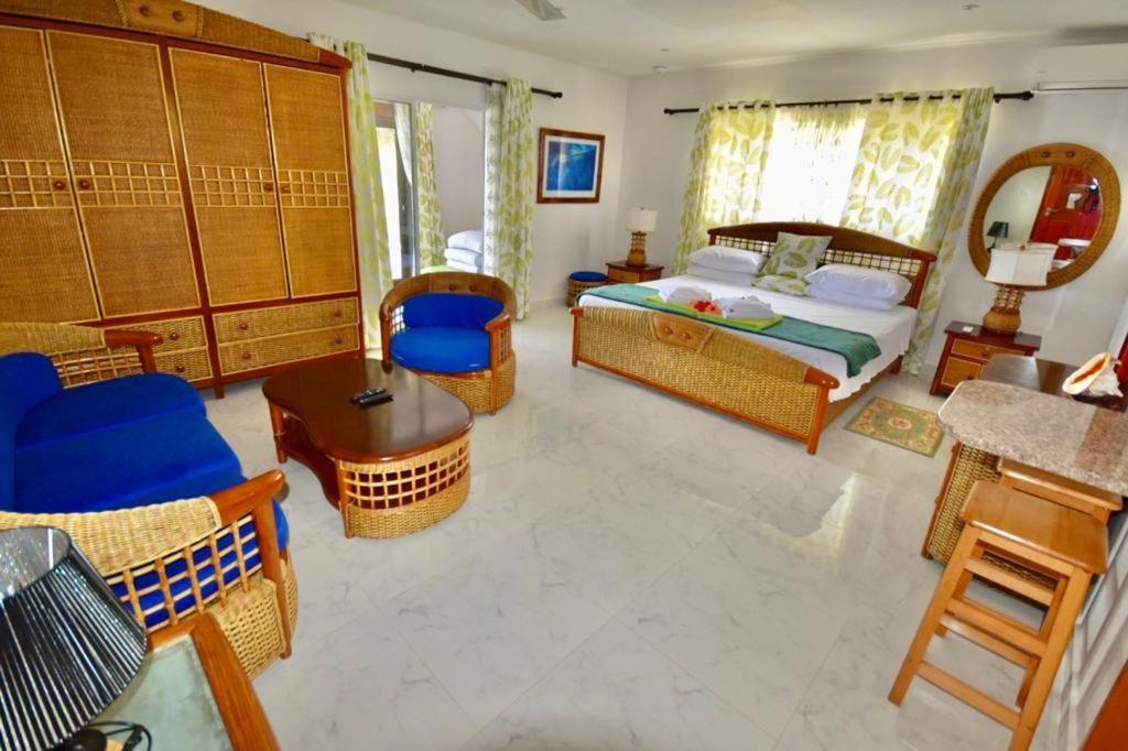 Sea Splash Self Catering And La Petite Maison Grand Anse  Exterior photo