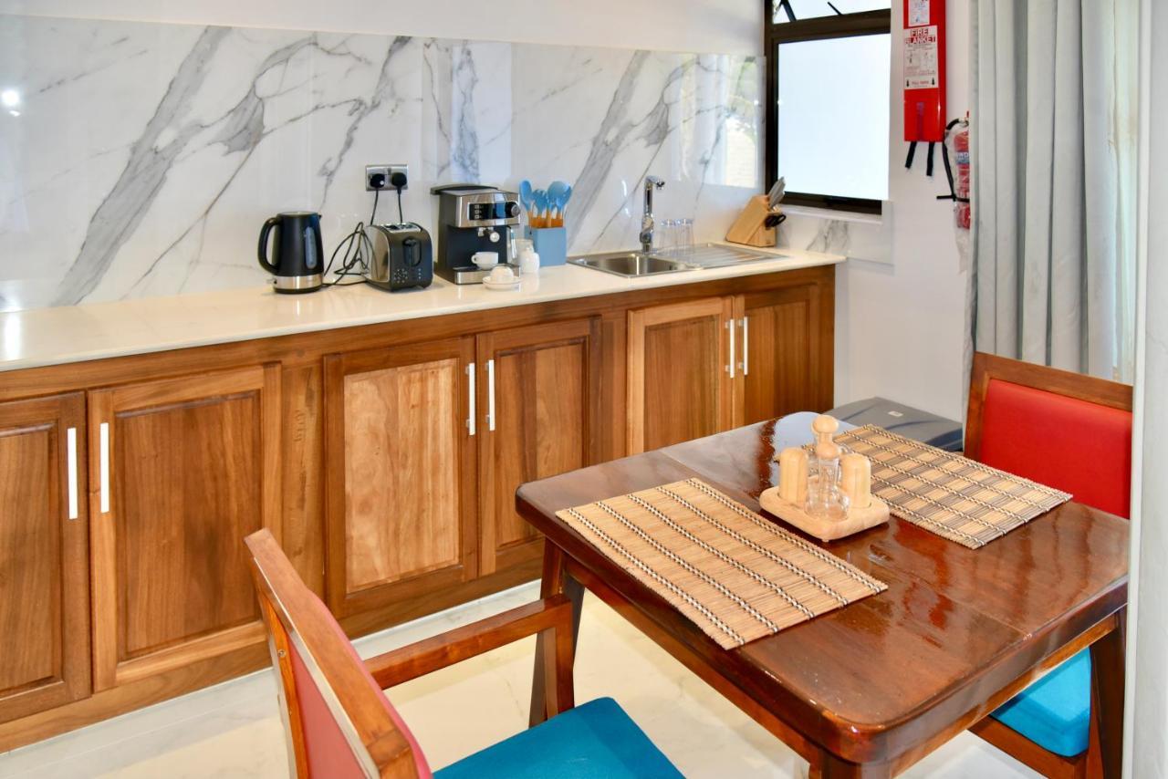 Sea Splash Self Catering And La Petite Maison Grand Anse  Exterior photo
