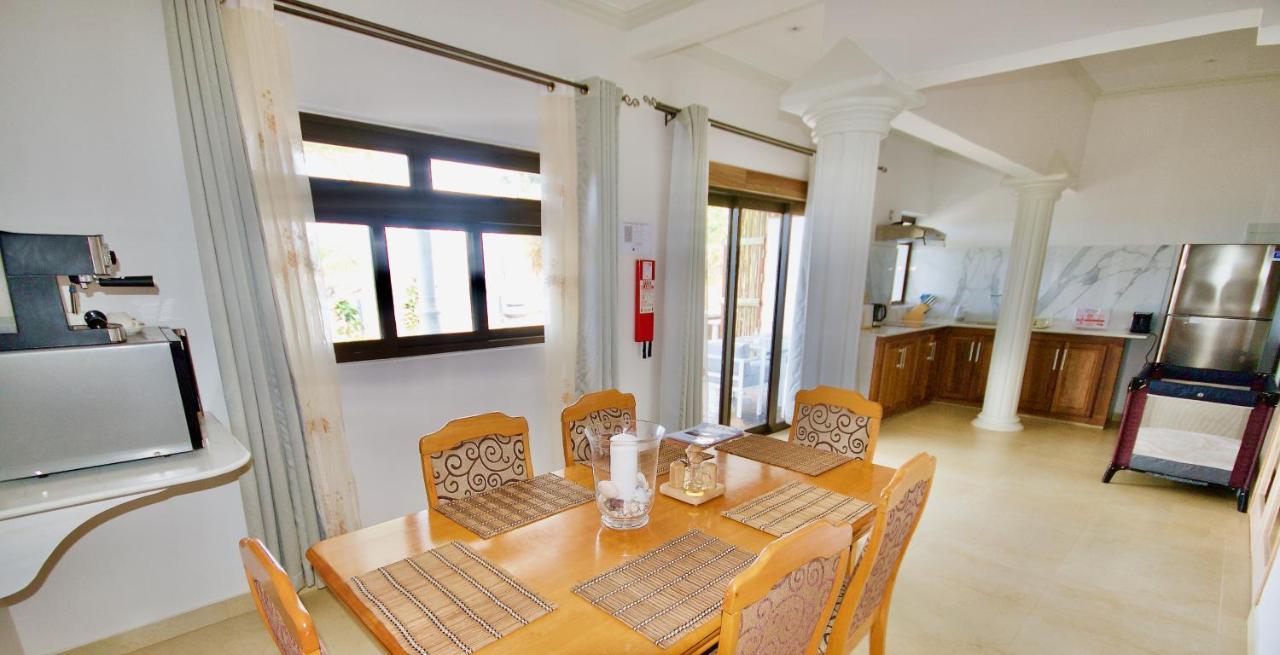 Sea Splash Self Catering And La Petite Maison Grand Anse  Exterior photo